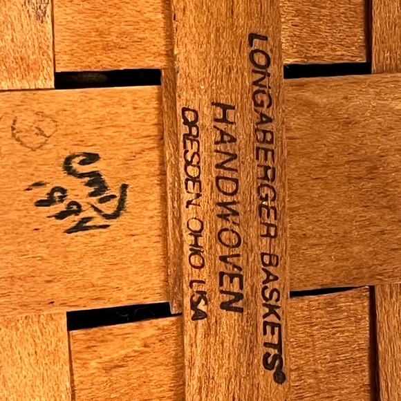 Longaberger Signed oblong cracker basket dated 1994 - Picture 13 of 13